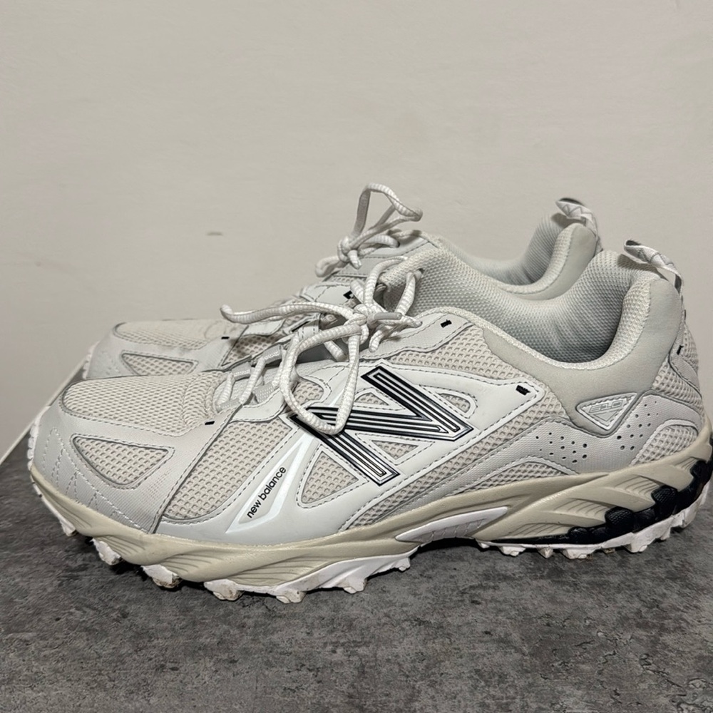 New Balance 610 Trail Sneakers